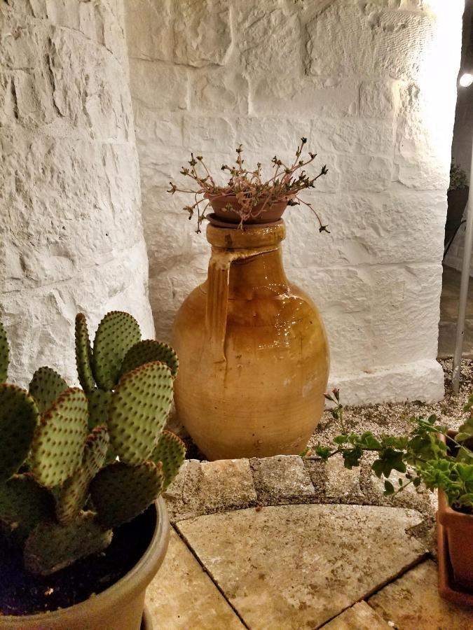 Antico Trullo Immerso Nella Campagna Alberobello Exterior photo